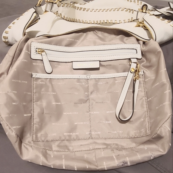 MICHAEL KORS Lauryn Large Shoulder Tote - Picture 16 of 16